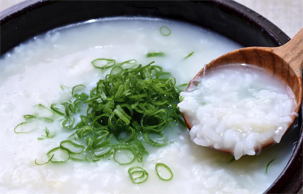 「倒著貼春聯、初一剪指甲」都母湯!過年「別做這8事」好運一整年