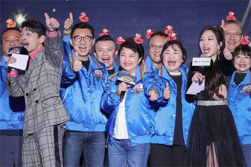 快新聞/台中市府外套抄襲日西武獅球隊外套? 王義川整理「3大爭議」
