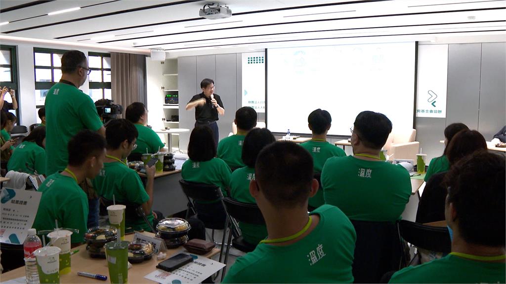 戰略產業暨國家建設參訪團 青年參訪培力產業國際人才