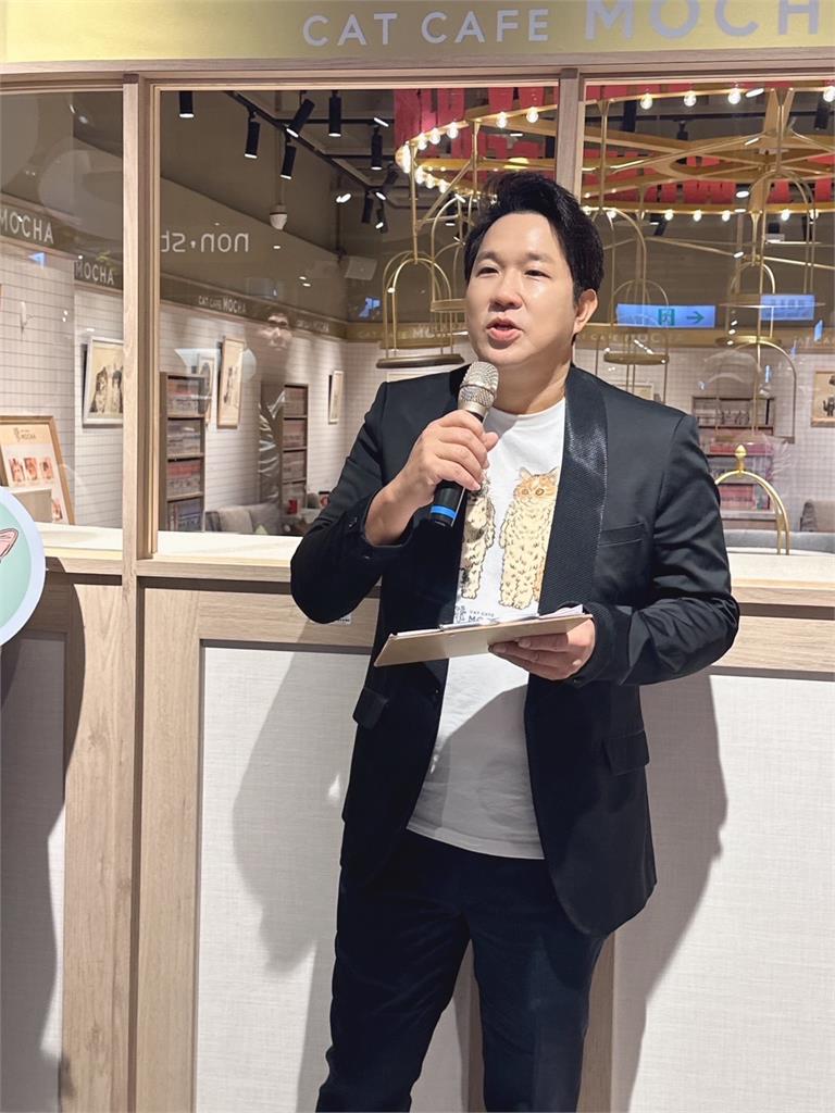 劉爾金夫婦攜手日系品牌!療癒貓咪咖啡廳開幕,眾星共襄盛舉