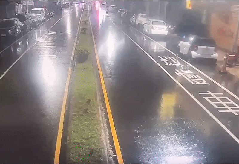 新竹便當店「氣爆畫面」曝光！監視器拍下「4秒炸出11道火光」恐怖瞬間