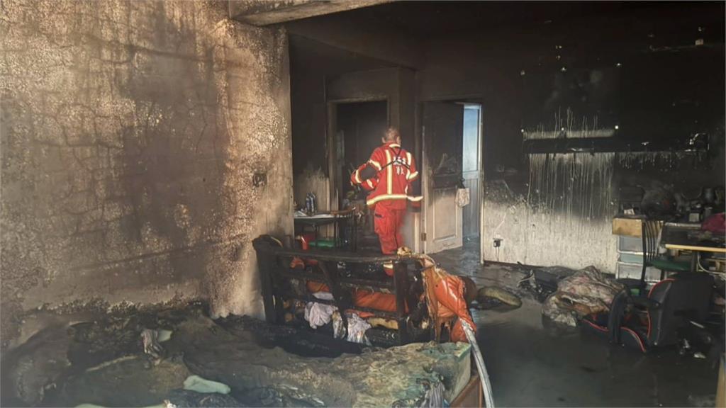 行動電源爆炸起火　基隆民宅夫妻兩人躲後陽台待救