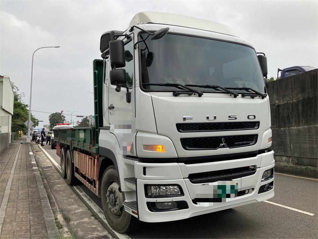 最新／台中駭人死亡車禍！豐原大貨車碰撞80歲騎士...送醫搶救仍不治