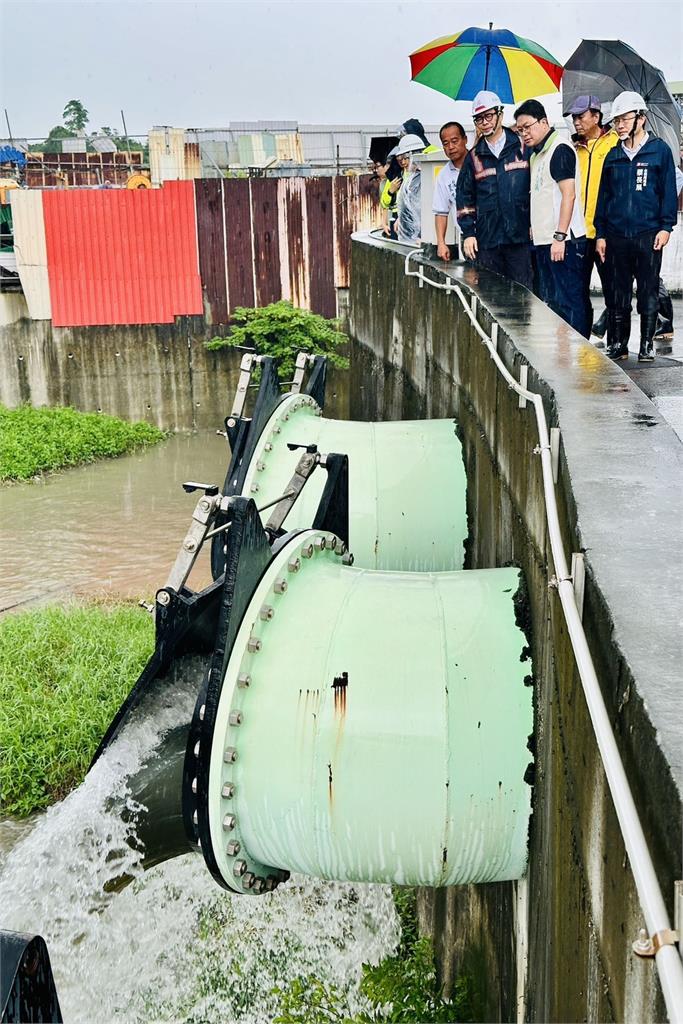 快新聞/視察北高雄防汛設施 陳其邁:超前部署守護社區安全