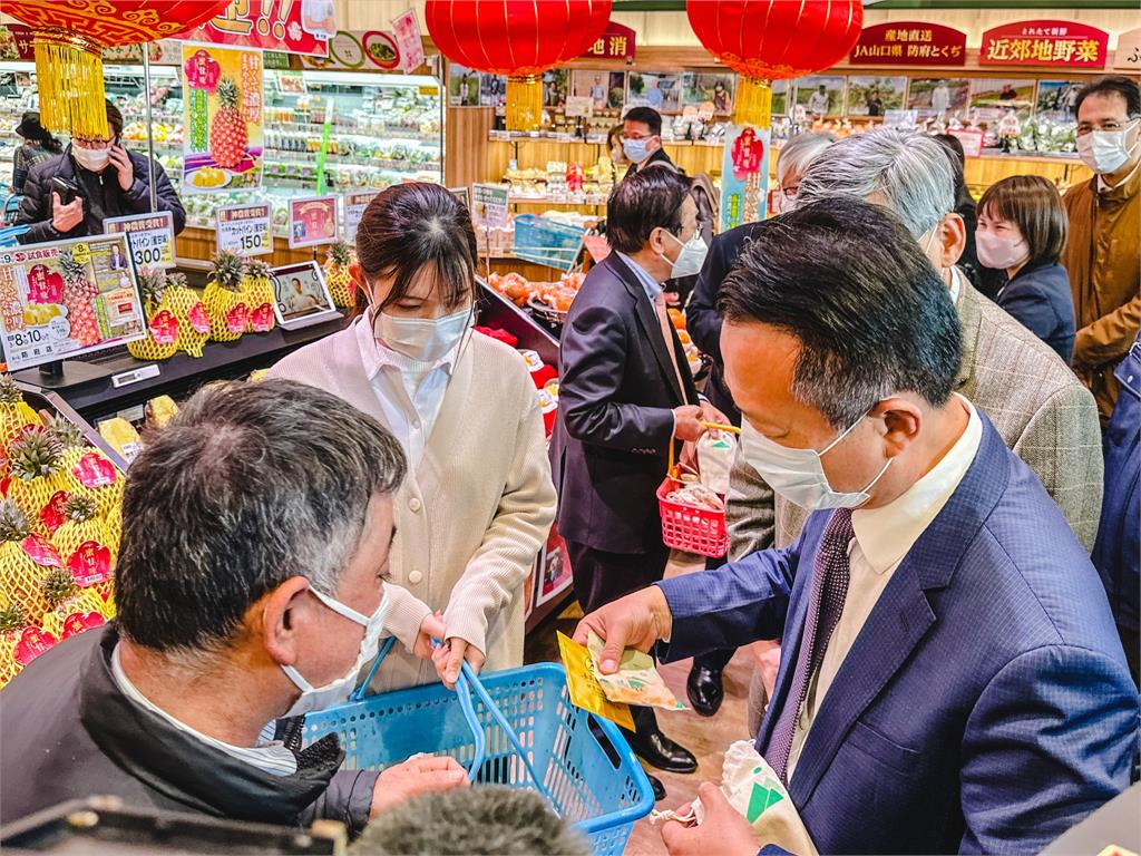 嘉義鳳梨上架日本丸久超市 外銷量上看300公噸