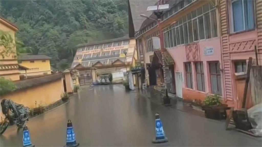 雲南暴雨成災! 貢山縣小鎮成孤島 三層樓酒店「整棟墜河」