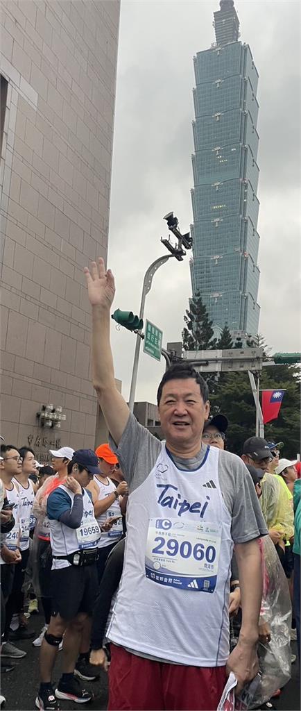 「2023臺北馬拉松」開跑! 費鴻泰連年參加創佳績