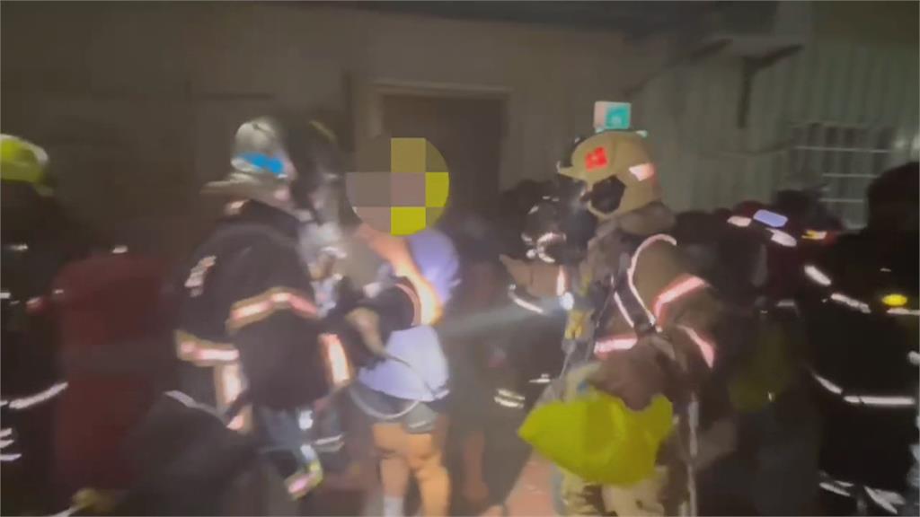 台南中西區公寓大火　2樓婦人喪命、6住戶躲陽台獲救