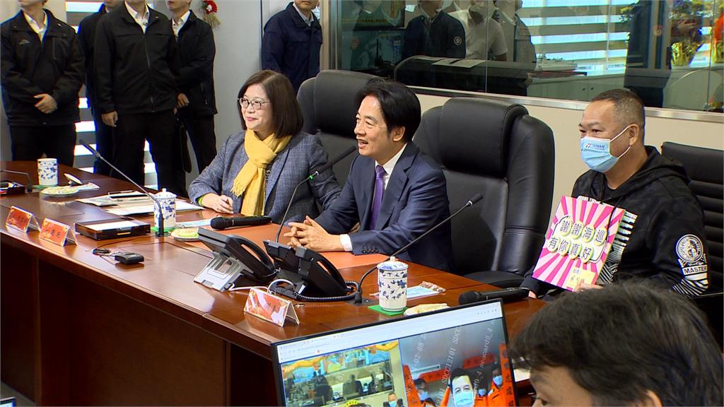 賴清德赴海巡署艦隊分署視導 與海巡官兵提前圍爐