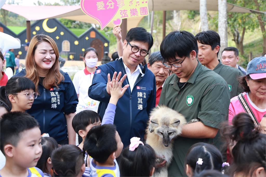 快新聞／大小朋友引頸期盼！「超人力霸王」提燈何時發？陳其邁給答案