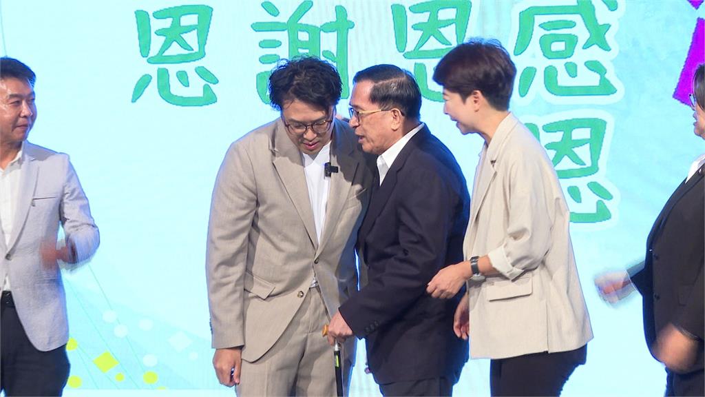 沈伯洋拋「親子同行卡」政策每月600點可用　搶攻家庭票