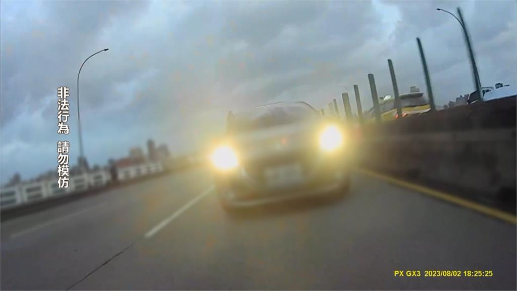 囂張!轎車閃大燈、按喇叭逼車 騎士檢舉因「這理由」不予開罰