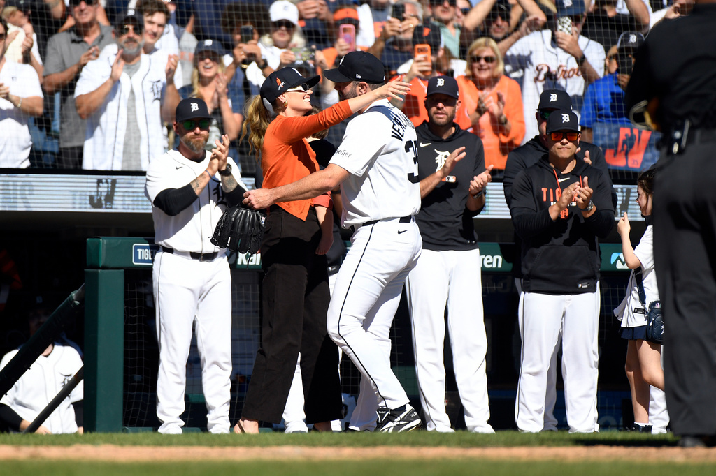 MLB(影)／竟是「她」上來換人！韋蘭德生涯最後一場先發淚灑球場