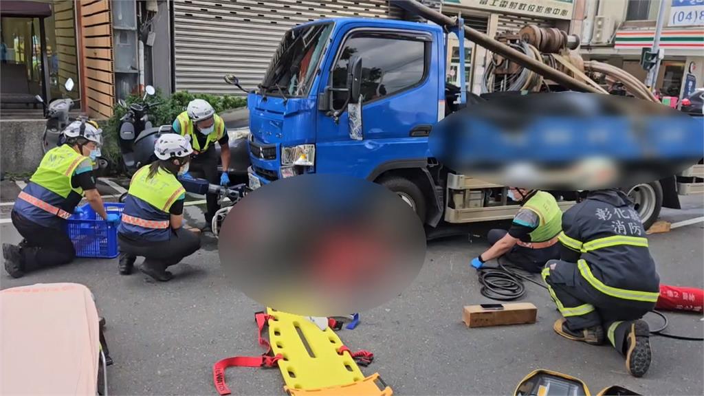 悲劇！騎車載孫遭貨車撞飛　「阿嬤卡車底」1死1重傷