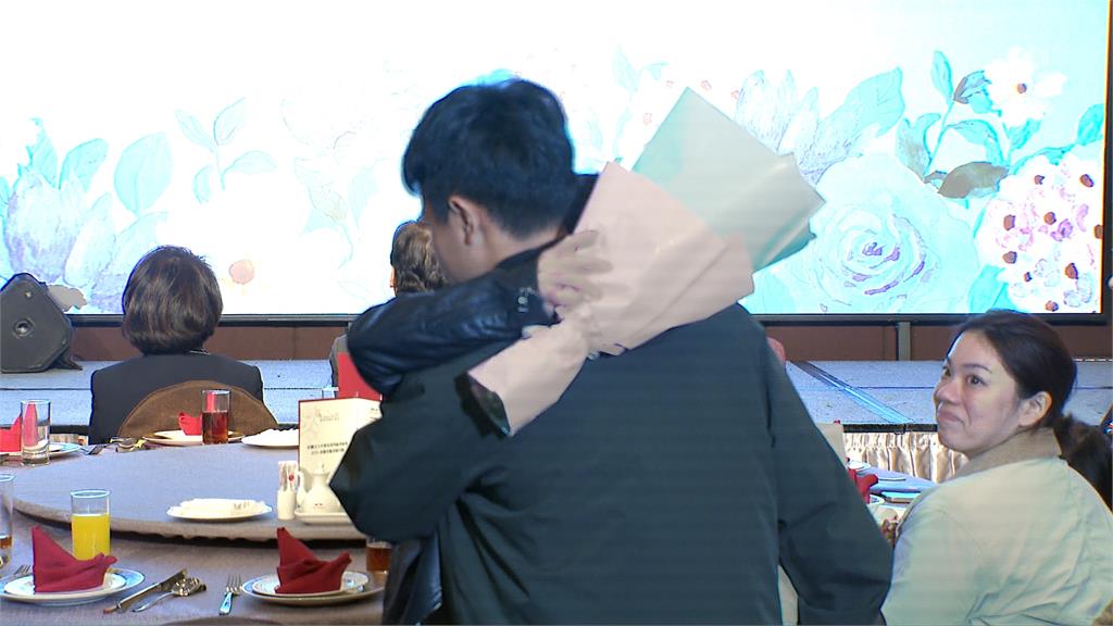 逆境中扛家計守護孩子　安德烈慈善協會表揚14柔韌母親