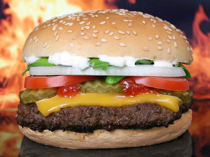 拿麥當勞甜心卡到「這家漢堡王」享買A送B！網一看全跪了：雙重享受