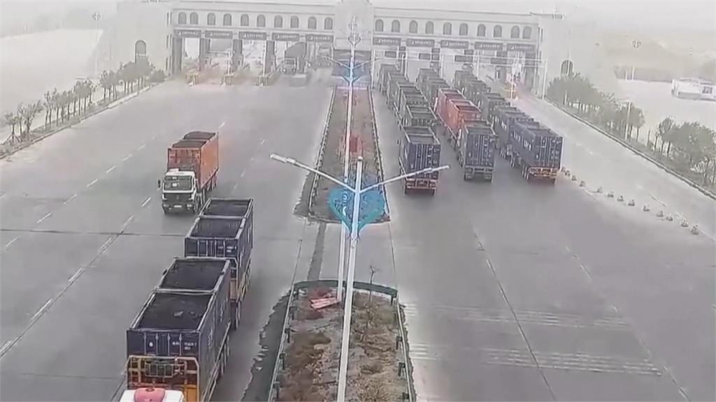 中國內蒙自治區嚴重沙塵暴　滿都拉港能見度不足200米