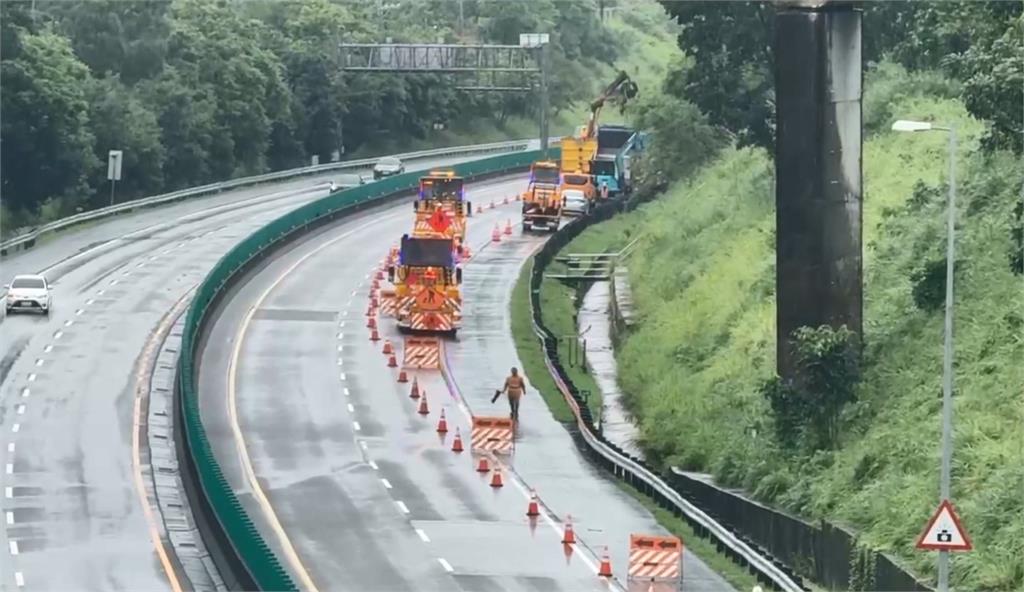 豪雨狂炸！國道10號燕巢路段　驚傳邊坡坍塌災情