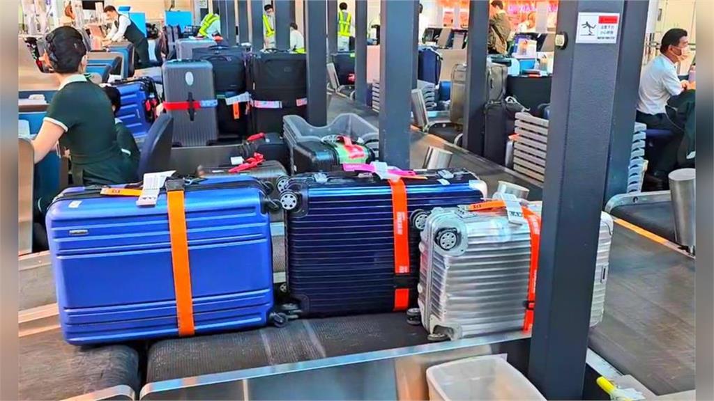搭飛機新規定！不只行動電源⋯「藍牙耳機也禁託運」航空公司規範曝光