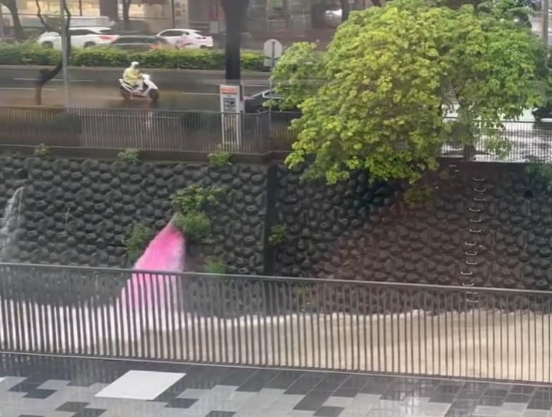 快新聞／扯！台中驚傳「粉紅色廢水」排麻園頭溪　網酸：有草莓牛奶可喝？