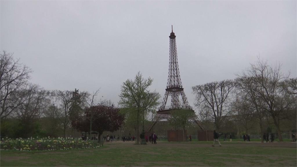 巴黎鐵塔嬰兒版　大小僅十分之一