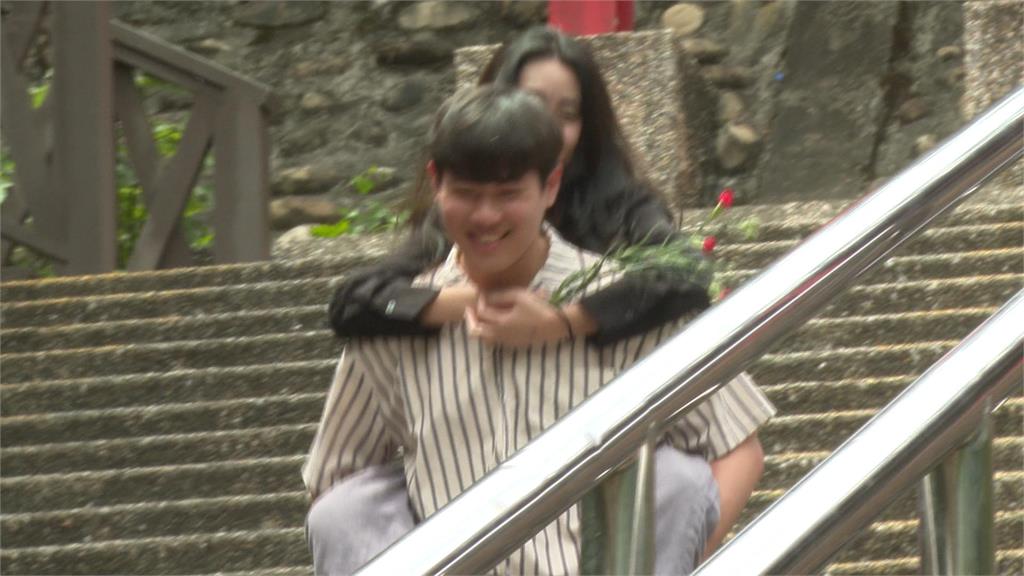 天王胡瓜「最強綜藝秀」前進校園 學生秀「撩妹金句」告白楊繡惠