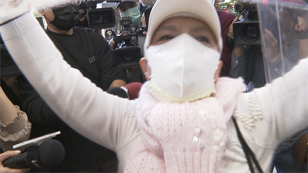 吳火獅私生女等20年認祖歸宗 爭百億遺產告6兄姊