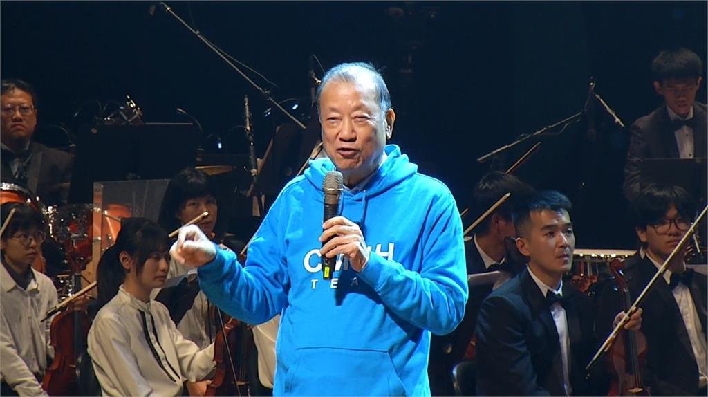 中醫大附醫音樂會 董事長蔡長海率領高層跳台灣尚勇