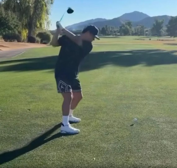 經典賽(影)／山本由伸的高球揮桿速度太驚人！前PGA名將丸山茂樹陪同練球