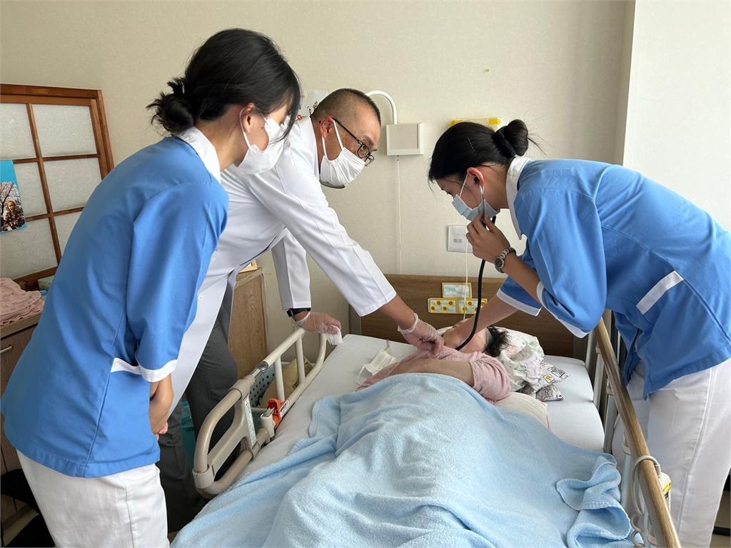 彭振聲曝妻子幫顧中風母42年 作家嘆長照悲劇:預設都是「這2種女兒」