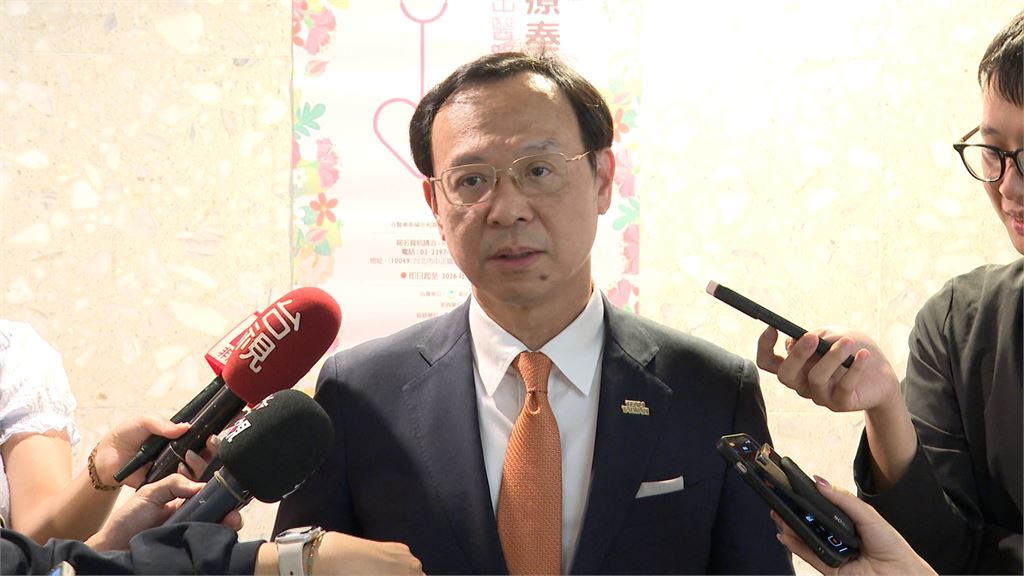 藍白通過65歲以上免健保費！　石崇良曝失眠：憂心健保未來