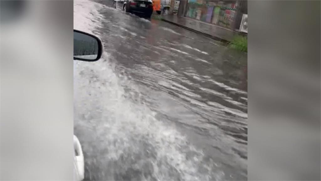 彰化午後大雷雨！　聯結車不明原因失控撞安全島