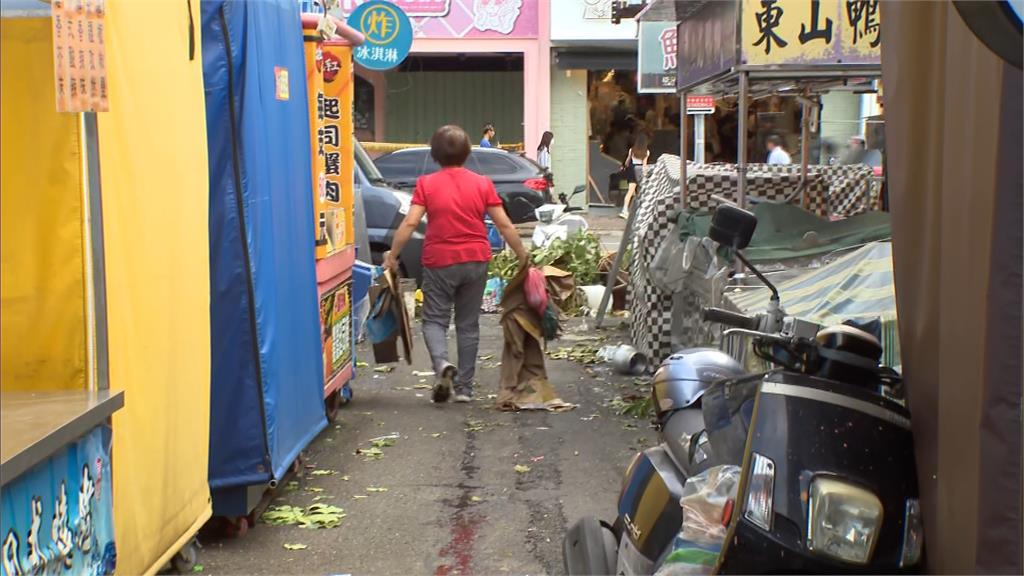 鼎中路攤商屋頂被吹掀、牆壁全倒　攤商：損失難以計算