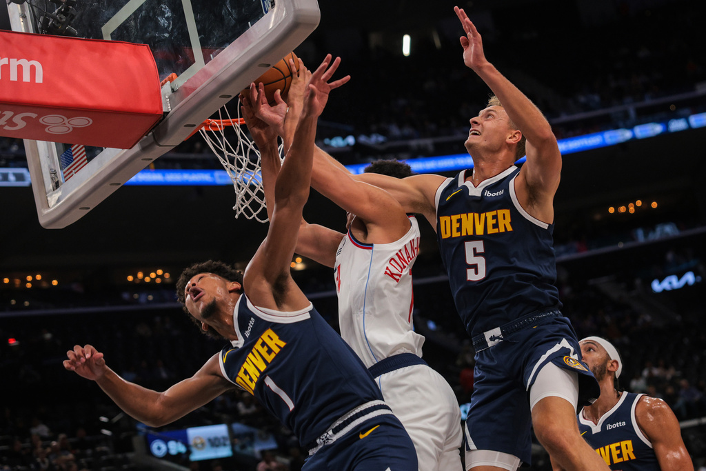 NBA／快艇主場計時器掛點　主持人「人工倒數3、2、1」全場傻眼！