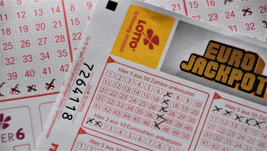 天選之人?他打4顆蛋出現「10個蛋黃」急買彩券…最骨感結局曝光 天選之人?他打4顆蛋出現「10個蛋黃」急買彩券…最骨感結局曝光