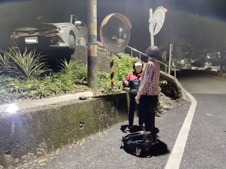 快新聞/去苗栗不小心開到宜蘭!「飛躍的羚羊」紀政迷路受困 車身半懸空畫面曝