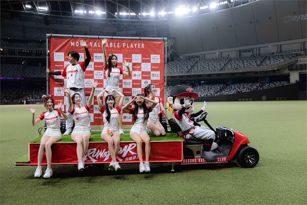 中職/味全龍攜手LG TWINS打造「Red 가자!」韓風熱潮!兩日破3萬人進場