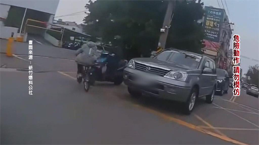 騎腳踏車撞倒機車騎士　男童驚覺闖禍鞠躬道歉
