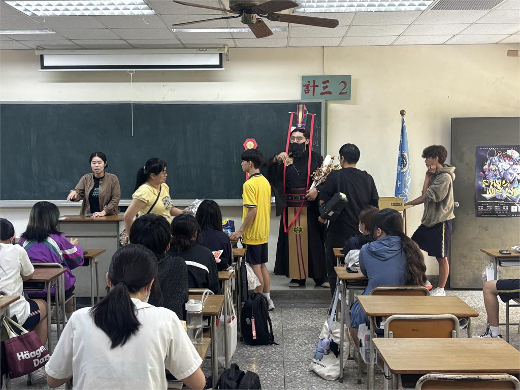 統測週六登場！　「祂」來加持高三考生