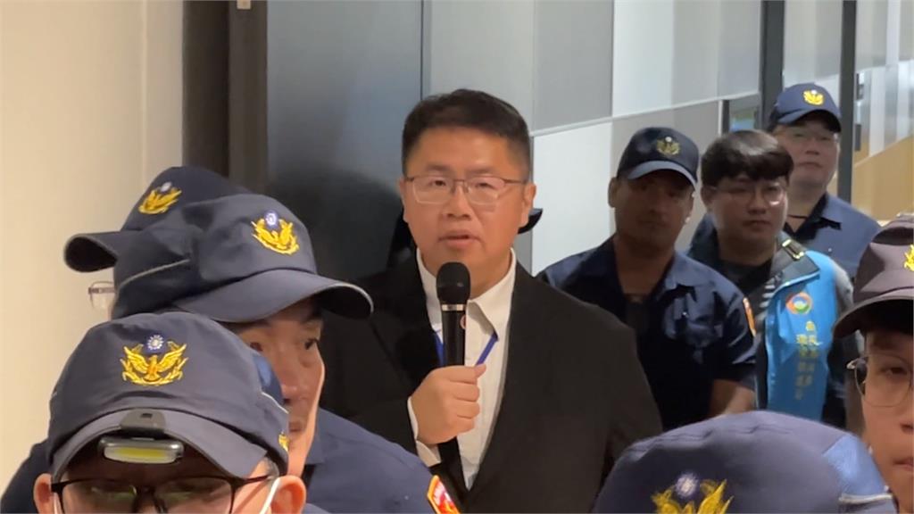 反名間鄉焚化爐！　民眾怒吼＂會議無效＂欲衝破警人牆