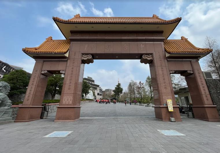 中台禪寺爆師兄下藥侵犯師弟!昔學生集體剃度失聯「黃安妹也捲入」黑歷史遭起底