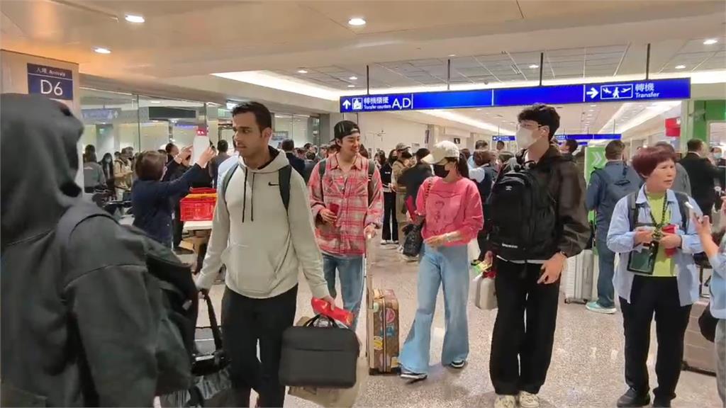 快新聞／平安歸國！阿聯酋航空載501人抵台　旅客：相當特別的可怕經歷