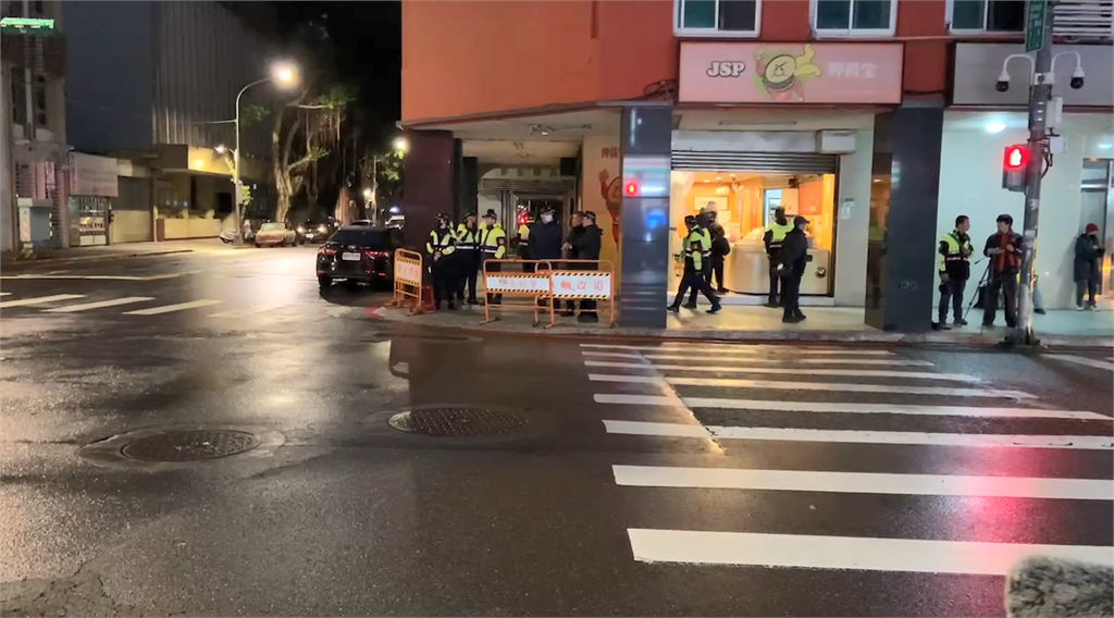 快新聞/選罷法等案今將闖關 立院外警力清晨陸續聚集