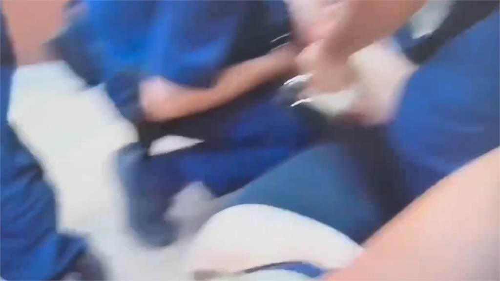 快新聞／北投堂兄弟酒後鬥毆「還對警察出手」！　1男遭壓制送辦