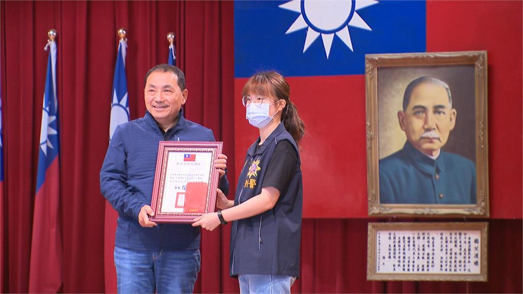 遲未鬆口選總統!民調崩盤 侯友宜遭酸「HOHO GPT」