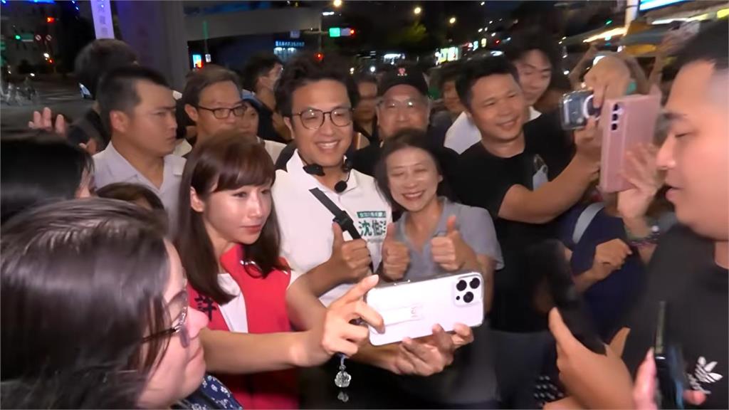 快新聞／蔣萬安簽名下場慘了！夜市名店邀沈伯洋題字　下秒掀菜單全場笑翻
