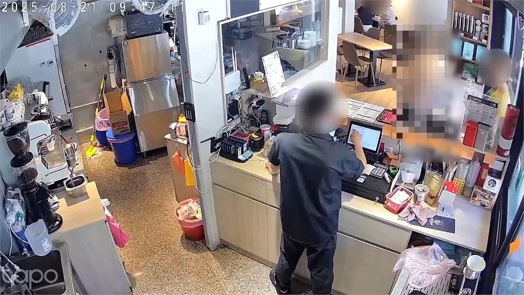 驚嚇!新北裸男闖飲料店 曾丟啞鈴砸壞別人家屋簷