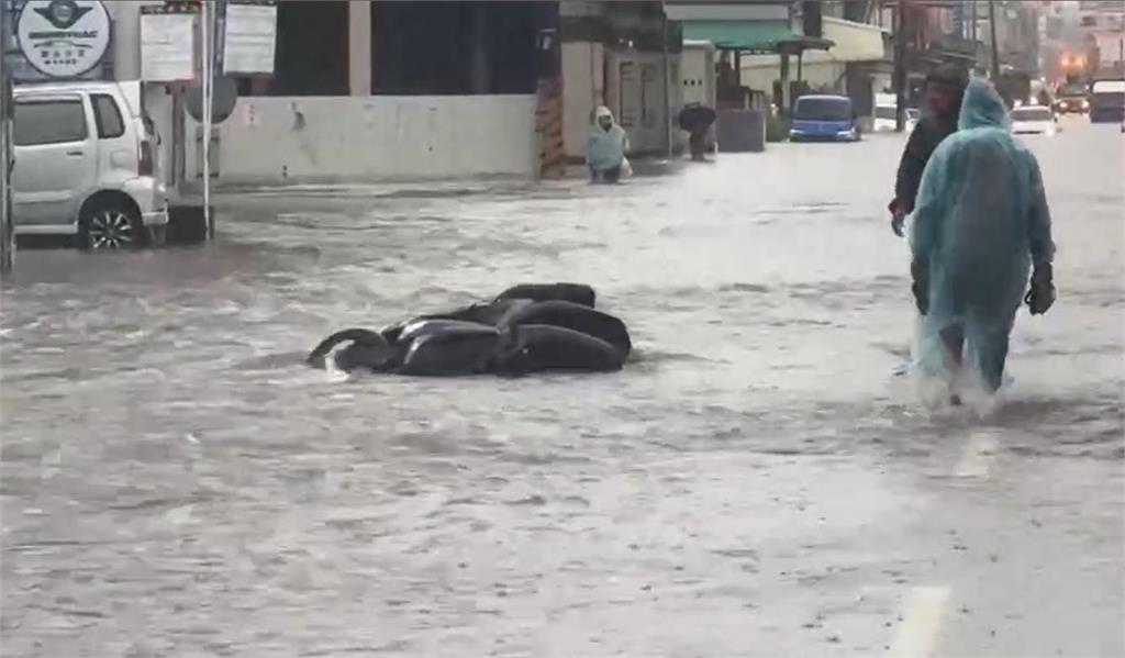 快新聞／雨炸屏東！豪雨釀災全縣14時停班停課　周春米現身視察災情