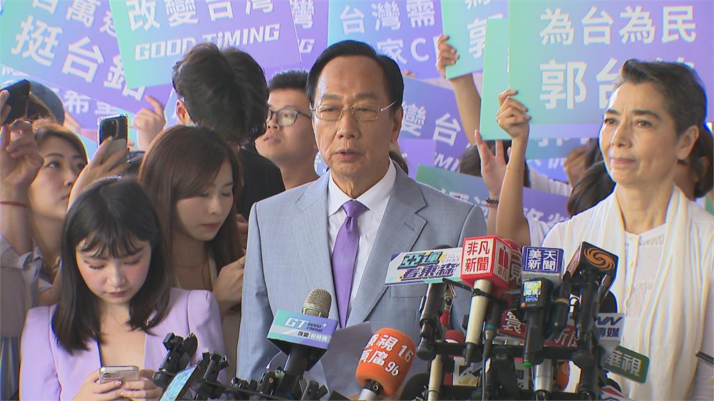 郭霞配中選會登記! 郭台銘:早知道賴佩霞雙重國籍