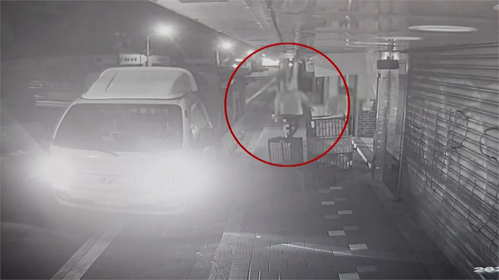 悚！行車糾紛小貨車險遭撞　竟還遭對方持鐮刀恐嚇